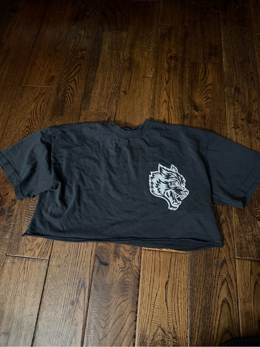 DARE SPORT SHE 601 OF 1000 Graphic Wolf Cropped Cotton Tee Size S